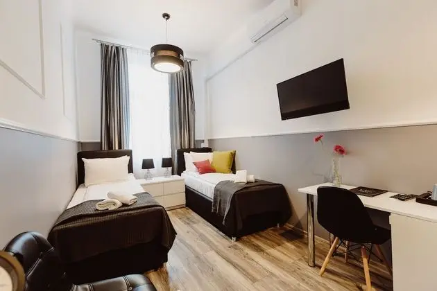 Comfort Tek Büyük Yataklı Oda, 1 Büyük (Queen) Boy Yatak ve Çekyat, Özel Banyo