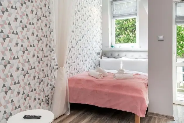 Comfort Tek Büyük Yataklı Oda, 1 Çift Kişilik Yatak ve Çekyat, Balkon, Park Manzaralı