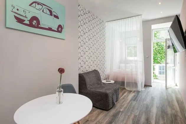 Comfort Tek Büyük Yataklı Oda, 1 Çift Kişilik Yatak ve Çekyat, Balkon, Park Manzaralı