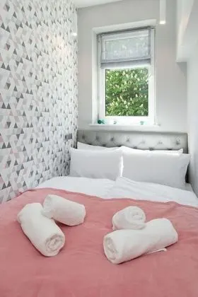 Comfort Tek Büyük Yataklı Oda, 1 Çift Kişilik Yatak ve Çekyat, Balkon, Park Manzaralı