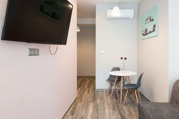 Comfort Tek Büyük Yataklı Oda, 1 Çift Kişilik Yatak ve Çekyat, Balkon, Park Manzaralı