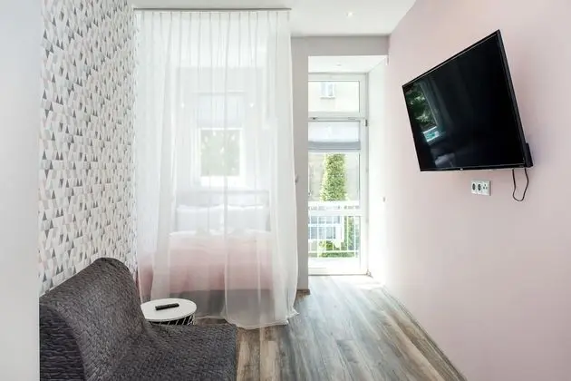 Comfort Tek Büyük Yataklı Oda, 1 Çift Kişilik Yatak ve Çekyat, Balkon, Park Manzaralı