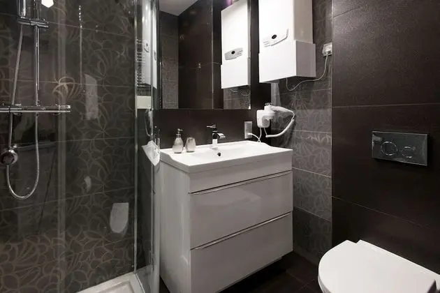 Comfort Tek Büyük Yataklı Oda, 1 Çift Kişilik Yatak ve Çekyat, Balkon, Park Manzaralı