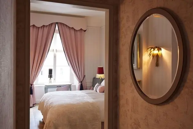 Royal Tek Büyük Yataklı Oda