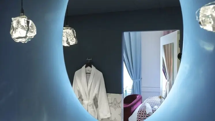 Royal Tek Büyük Yataklı Oda