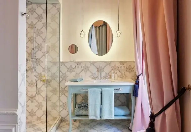 Tek Büyük Yataklı Oda (Grand Deluxe)