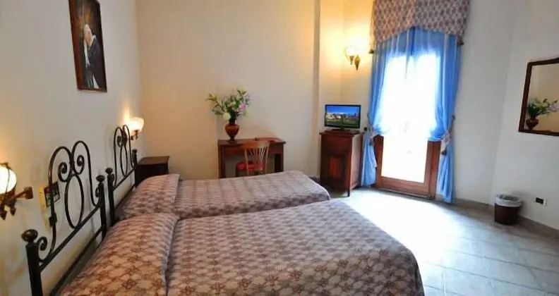 Classic Üç Kişilik Oda, Şehir Manzaralı