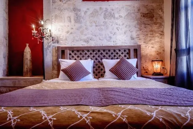 Üç Kişilik Oda