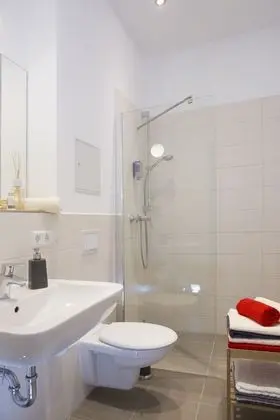 Deluxe Apart Daire, Özel Banyo (Eutritzscher Strasse 8 )