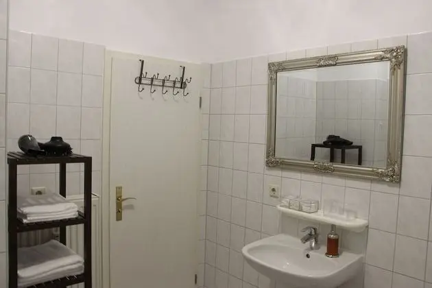 Deluxe Apart Daire, Özel Banyo (Kurt Schumacher Str.21)