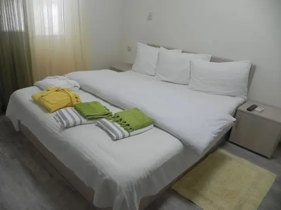 Standard Tek Büyük Yataklı Oda
