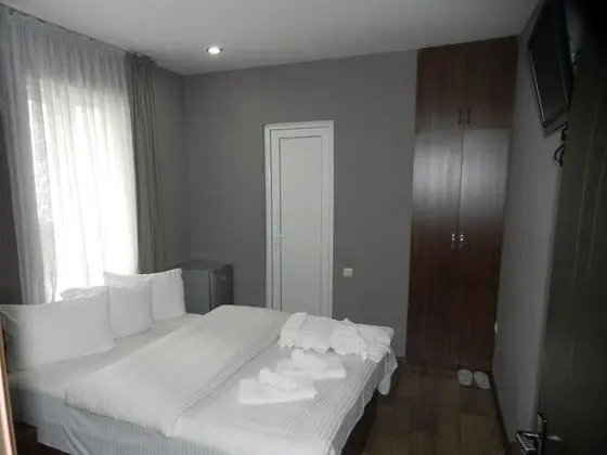 Standard Tek Büyük Yataklı Oda
