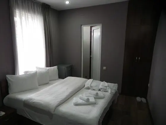 Standard Tek Büyük Yataklı Oda