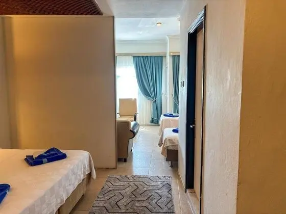 Aile Odası, Deniz Manzaralı, Balkonlu
