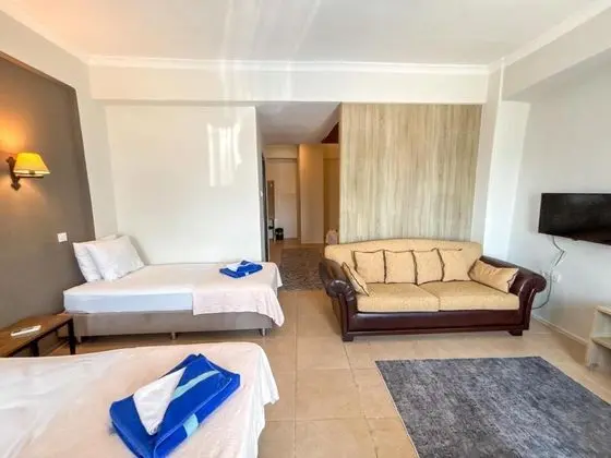 Aile Odası, Deniz Manzaralı, Balkonlu