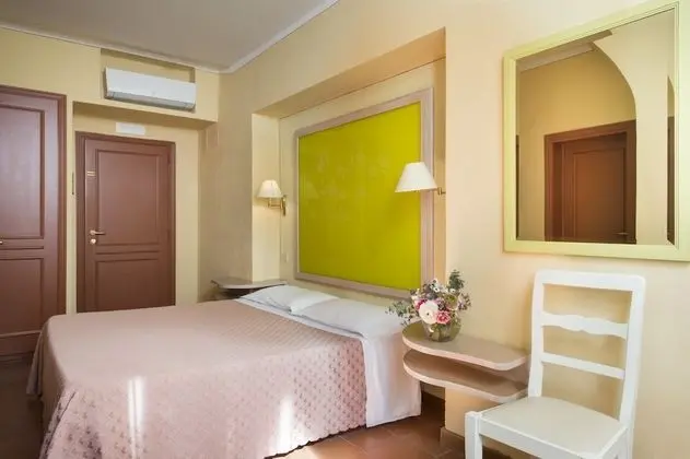 Basic Büyük Yataklı Tek Kişilik Oda