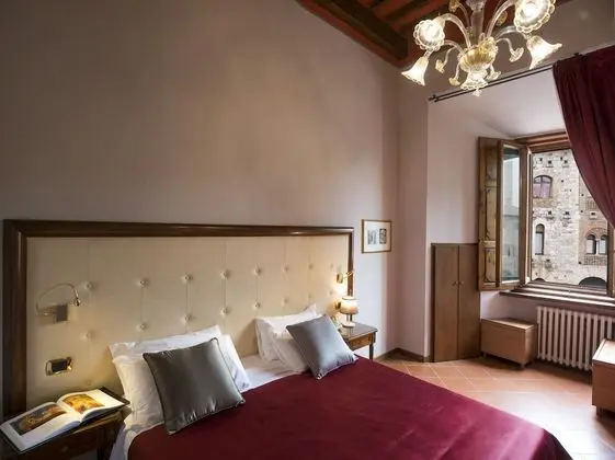 Standard Tek Büyük veya İki Ayrı Yataklı Oda, Şehir Manzaralı