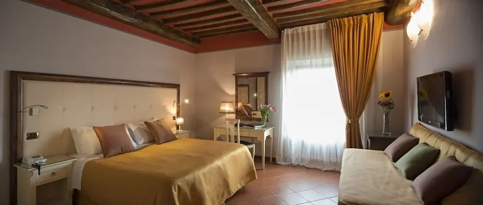 Standard Tek Büyük veya İki Ayrı Yataklı Oda, Şehir Manzaralı