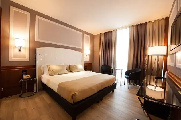 Grand Büyük Yataklı Tek Kişilik Oda