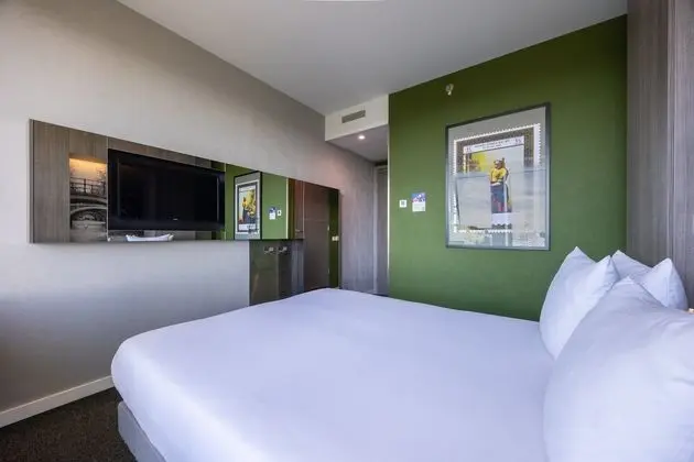 Deluxe Queen Room