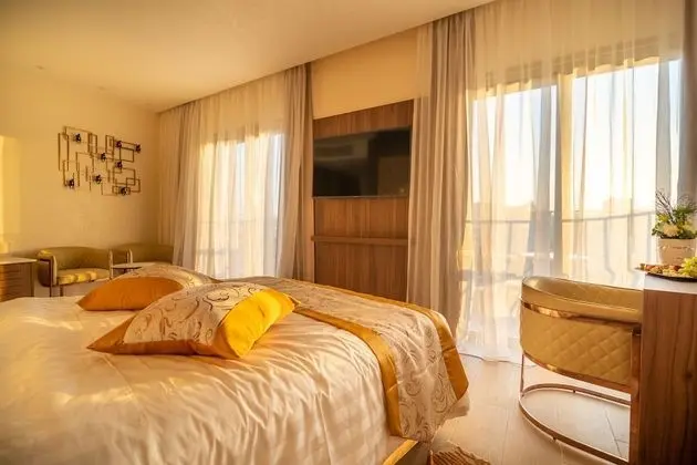 Deluxe Tek Büyük Yataklı Oda, Business Dinlenme Salonu Kullanımı, Şehir Manzaralı
