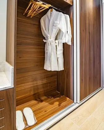 Deluxe Tek Büyük Yataklı Oda, Business Dinlenme Salonu Kullanımı, Şehir Manzaralı