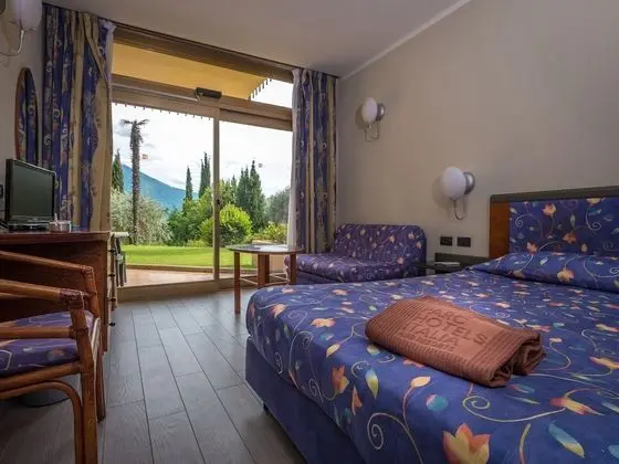 Superior Tek Büyük veya İki Ayrı Yataklı Oda