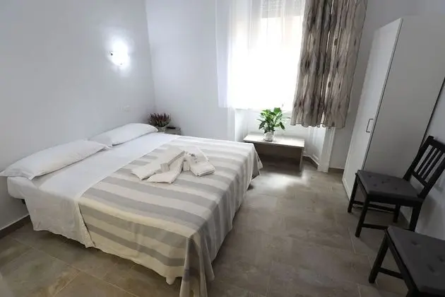 Tek Büyük veya İki Ayrı Yataklı Oda, Banyolu/Duşlu