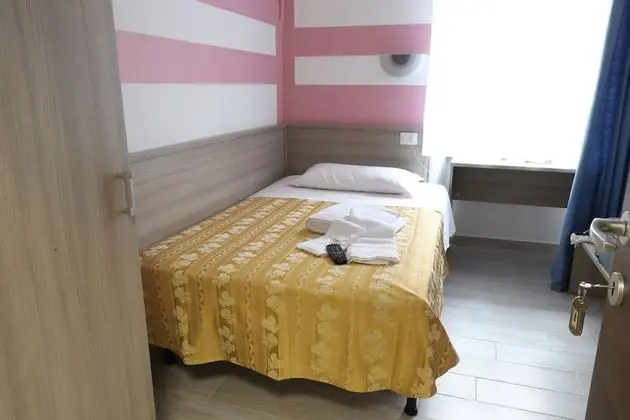 Tek Kişilik Oda, Banyolu/Duşlu