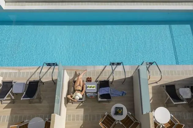 İki Ayrı Yataklı Oda, Havuz Kullanımı (Swim Up)