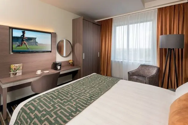 Deluxe Oda (Queen Upper Floor)