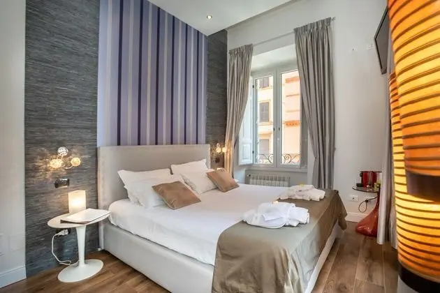 Luxury Tek Büyük Yataklı Oda