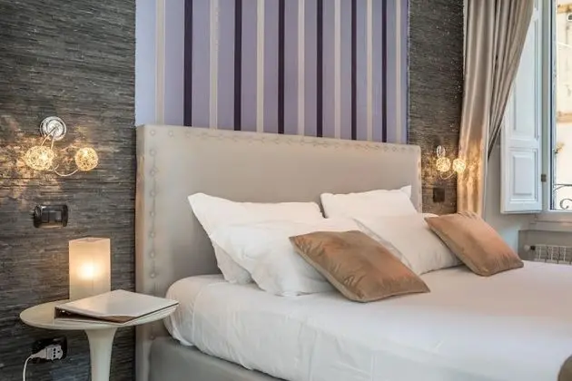 Luxury Tek Büyük Yataklı Oda