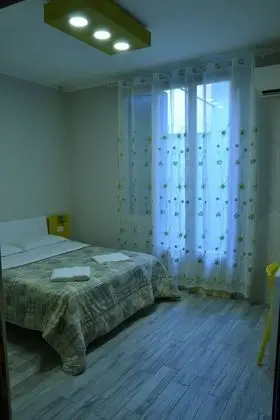 Comfort Tek Büyük veya İki Ayrı Yataklı Oda