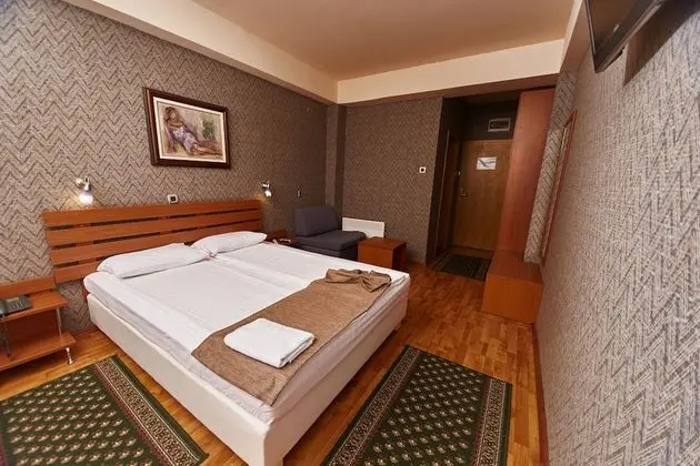 Economy Tek Büyük Yataklı Oda