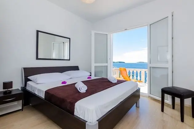 Villa (Two Bedroom Apartment with Terrace an)