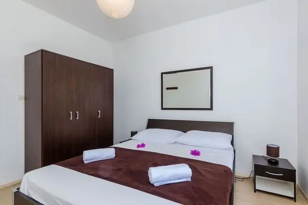 Villa (Two Bedroom Apartment with Terrace an)