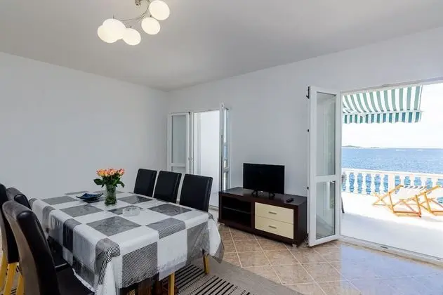 Villa (Two Bedroom Apartment with Terrace an)