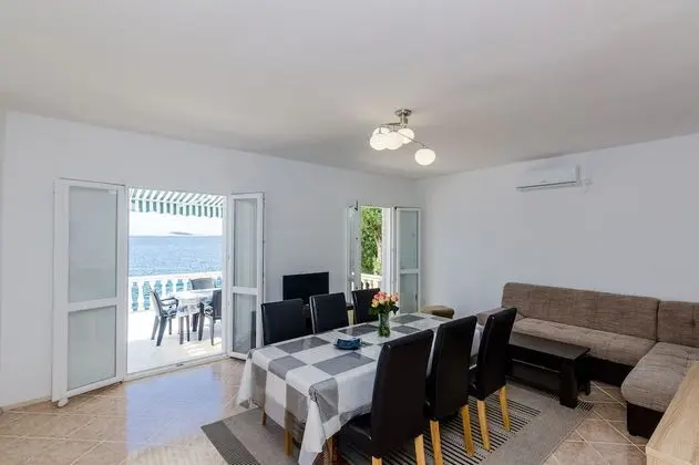 Villa (Two Bedroom Apartment with Terrace an)