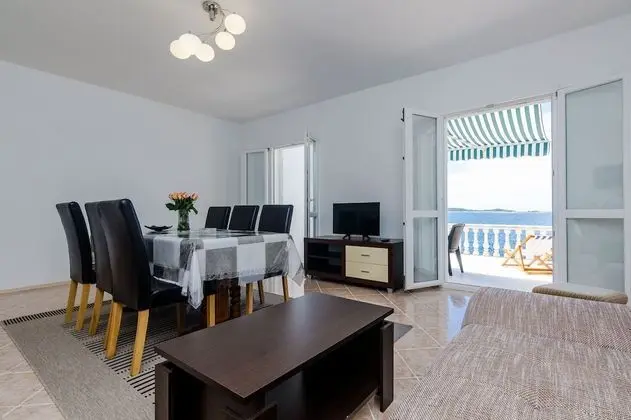 Villa (Two Bedroom Apartment with Terrace an)