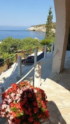 Villa (Two Bedroom Apartment with Terrace an)