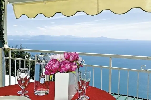 Oda, Balkon, Deniz Manzaralı