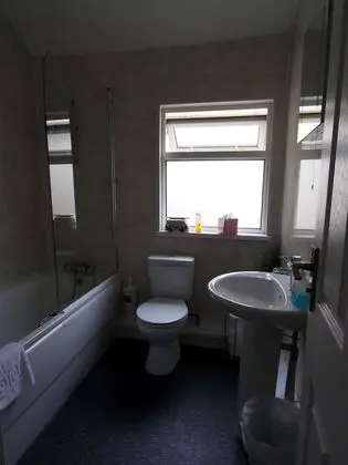 Tek Kişilik Oda, Ortak Banyo