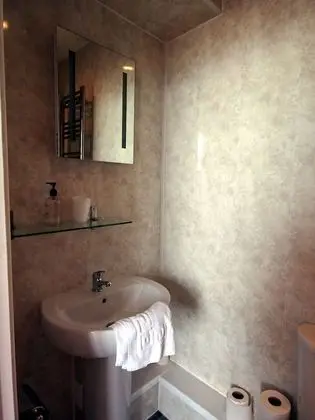 Tek Kişilik Oda, Ortak Banyo