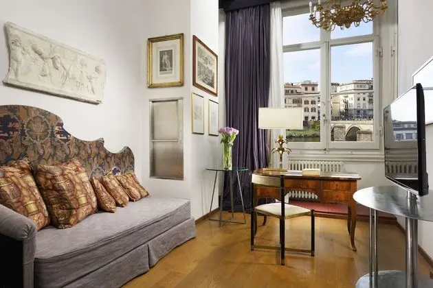 Süit, Nehir Manzaralı