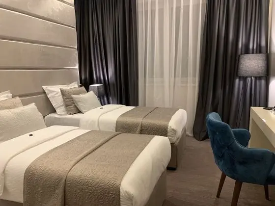 Üç Kişilik Oda