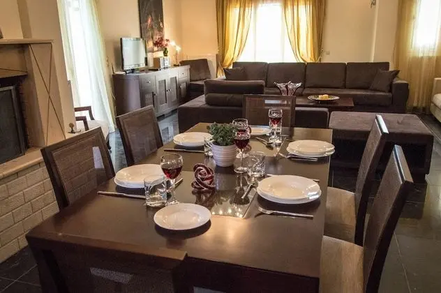 Family Villa, 4 Yatak Odası, Kişiye Özel Havuzlu (Georgia)