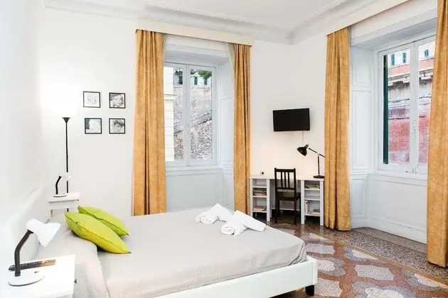 Economy Tek Büyük Yataklı Oda, Ortak Banyo