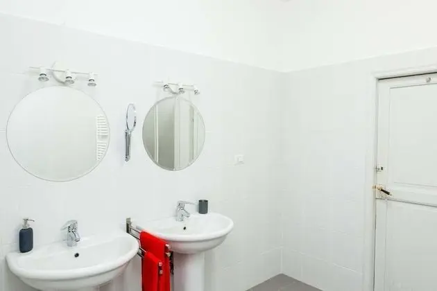 Economy Tek Büyük Yataklı Oda, Ortak Banyo