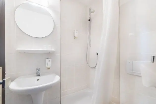 Comfort Büyük Yataklı Tek Kişilik Oda